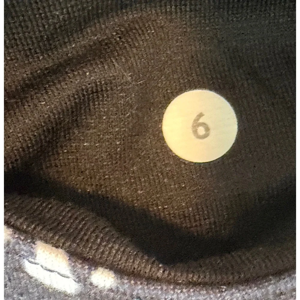 Lululemon Wunder Under Crop Leggings Size‎ 6 Black White Abstract Snake Print